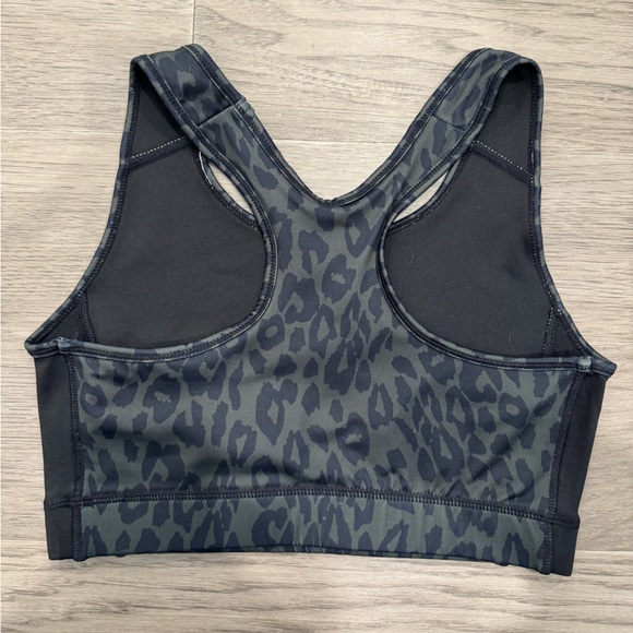 Leopard Print Workout Set - Picture 3 of 7